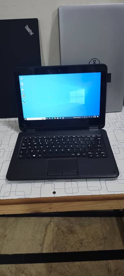 lenovo 300e 4gb 64gb / touch screen laptop / touch and type laptops