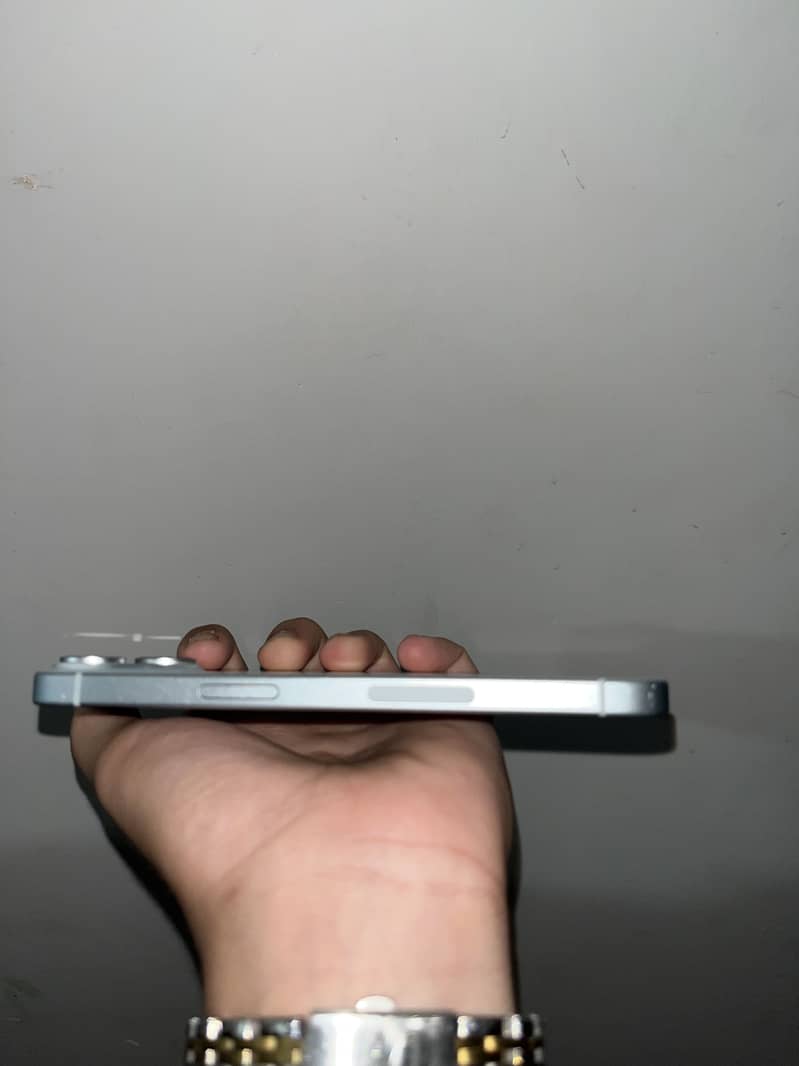 Apple iPhone 15 2