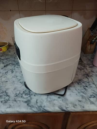 Air Fryer for Sale – Great Condition, Ready to Cook