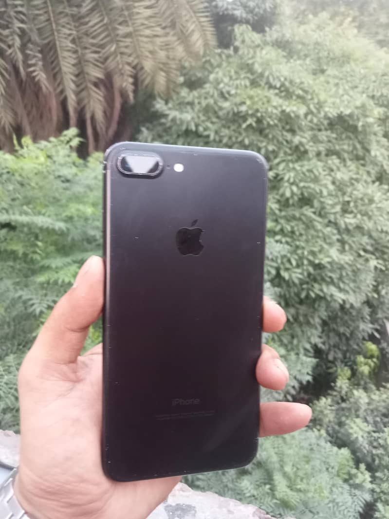 Apple iPhone 7 Plus 6