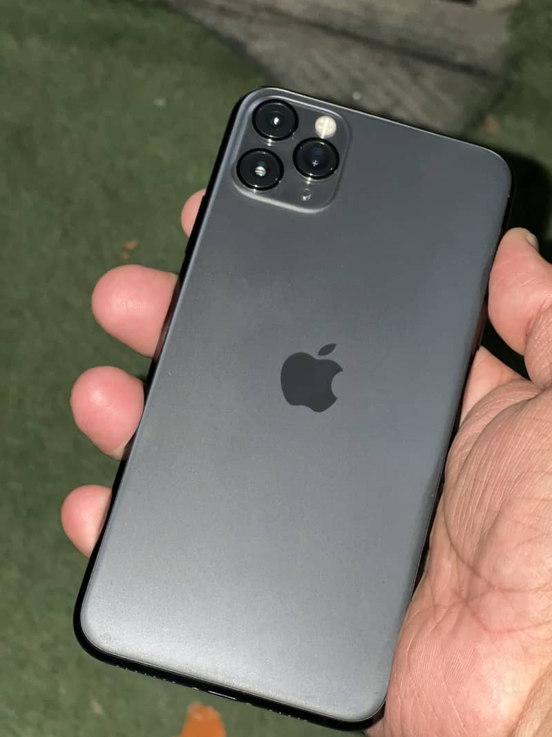 Iphone 11 pro max 4