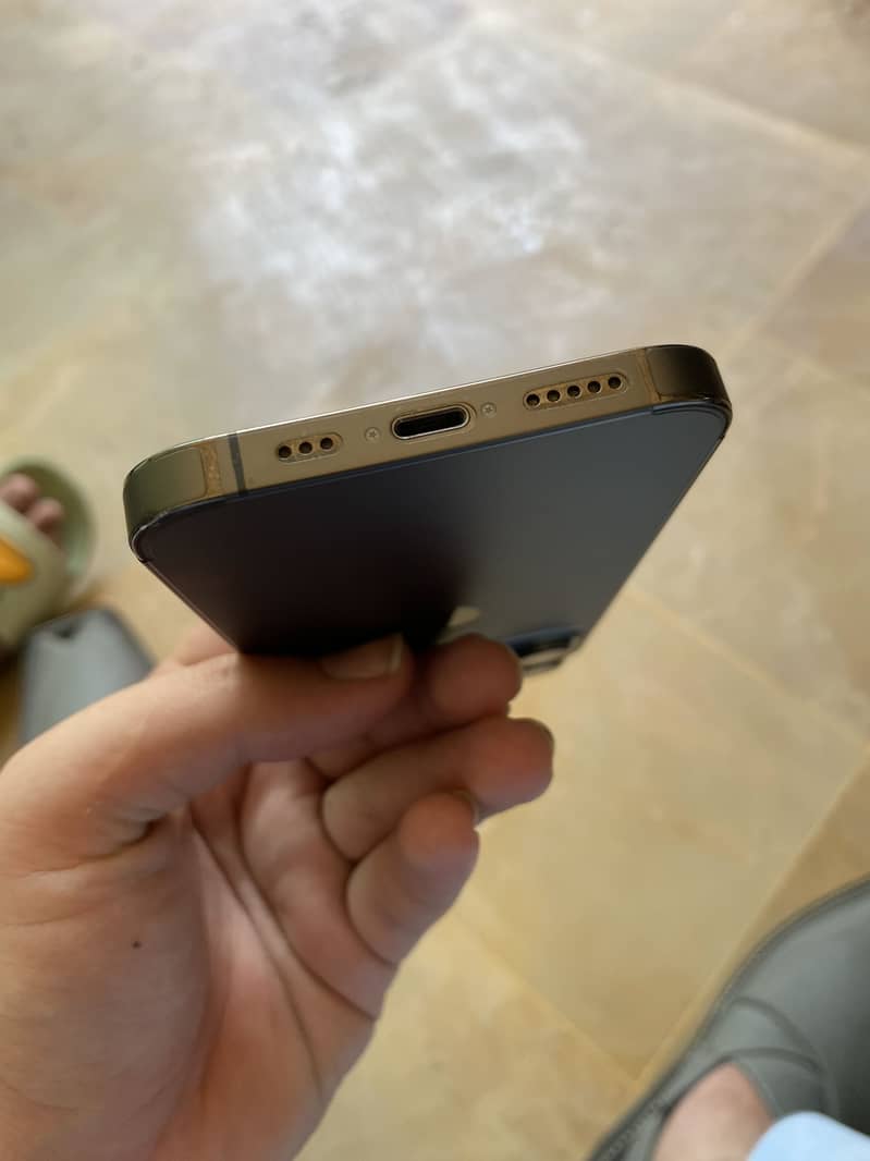 Apple iPhone 13 Pro 2