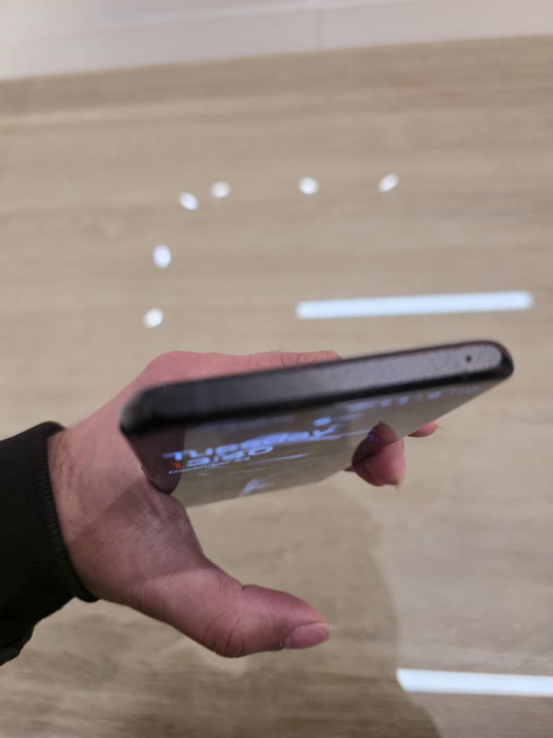 One Plus 10 Pro 4