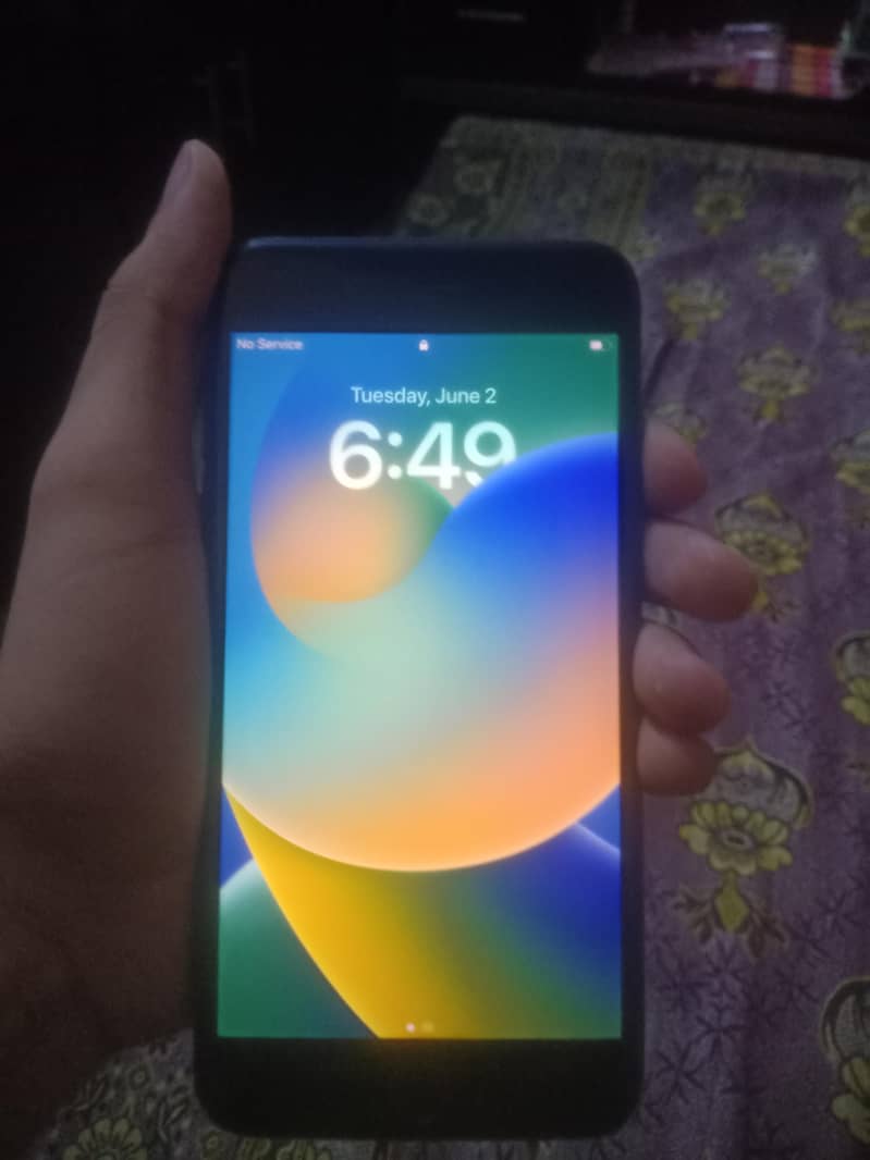 Apple iPhone 8 Plus 1