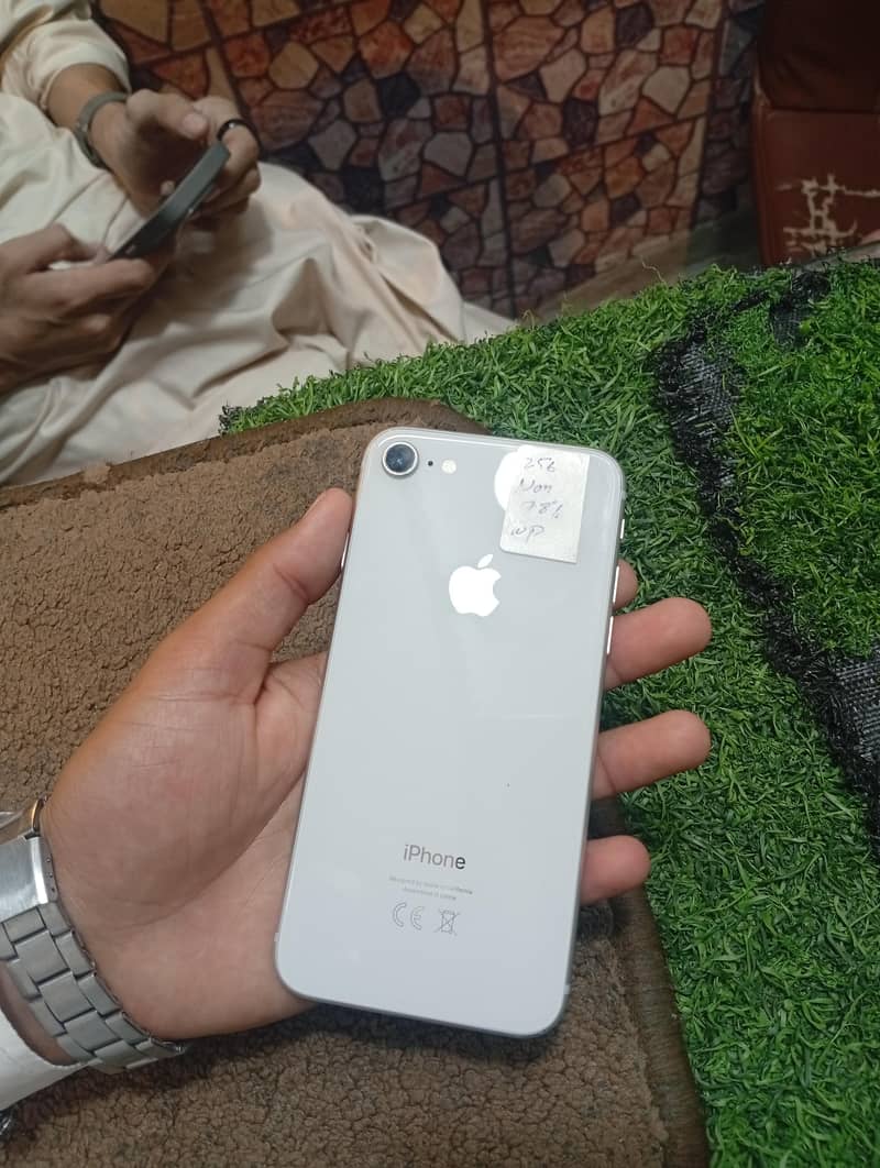 iPhone 8 1