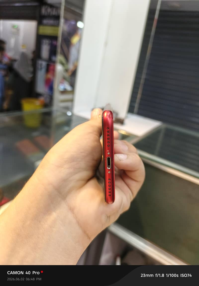 Apple iPhone SE 10