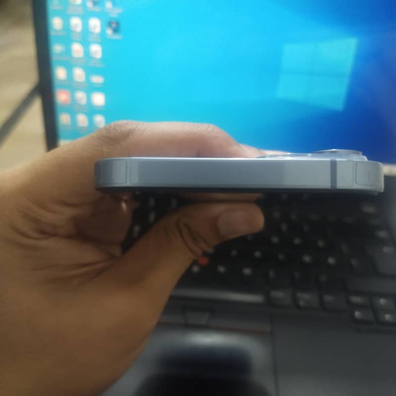 Apple iPhone 14 plus 3