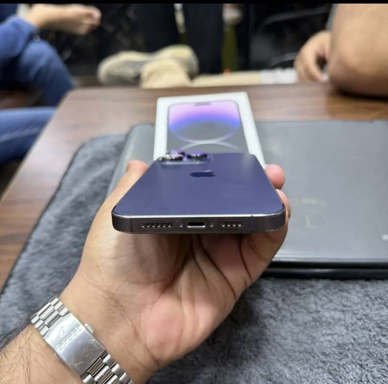 Apple iPhone 14 Pro Max 4