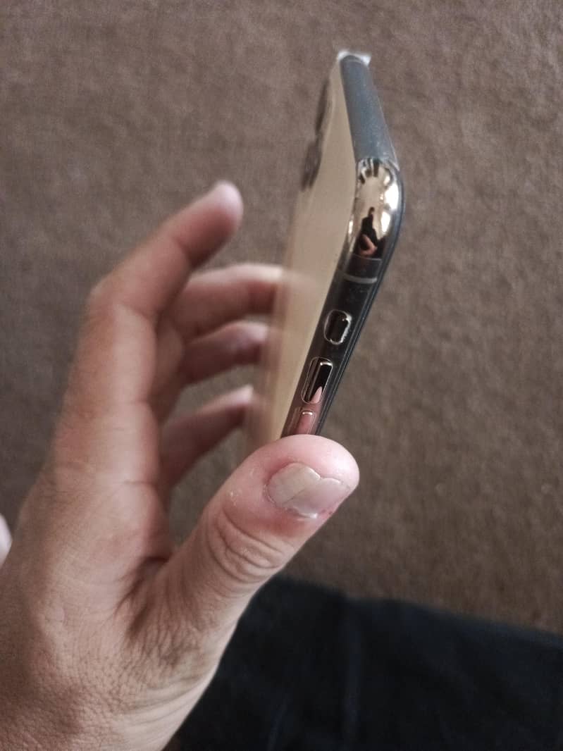 Iphone 11 pro max 2