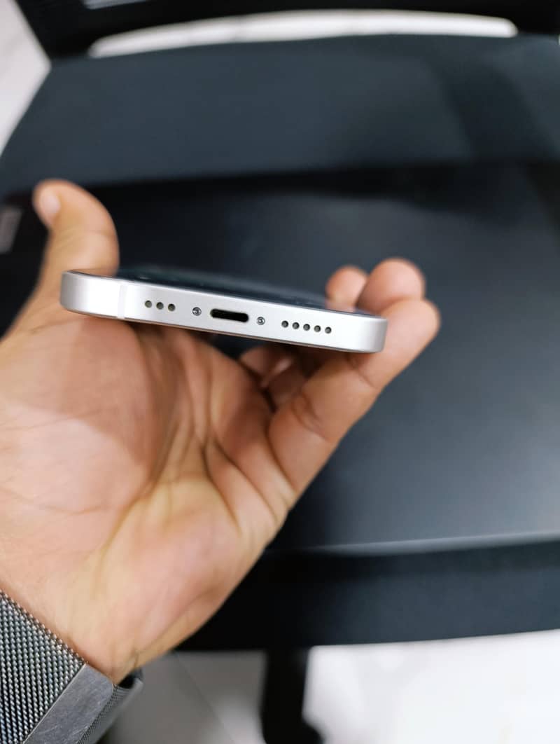 Apple iPhone 12 3