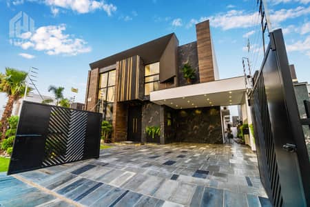 10-Marla Luxury Modern Bungalow For Rent At Hot Location Near MacDonald & Raya Fairways