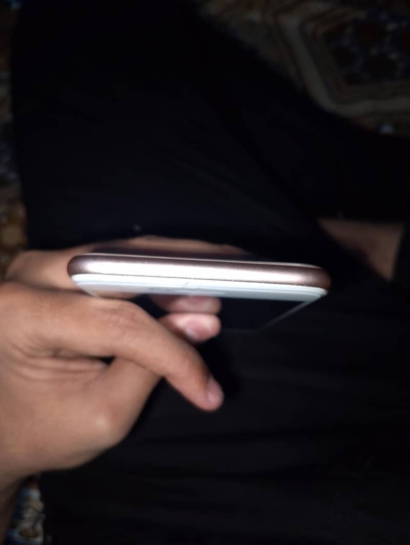 Apple iPhone 8 Plus 5