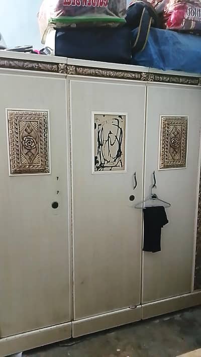 king bed with 2 side table without metres 3door almirah+divider+singh