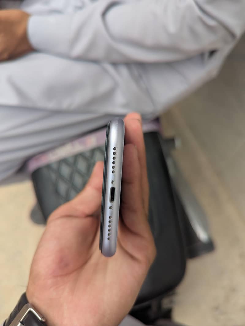 Apple iPhone 11 0