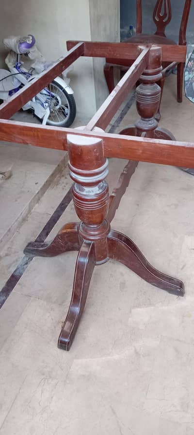 dinning table and 6 chairs