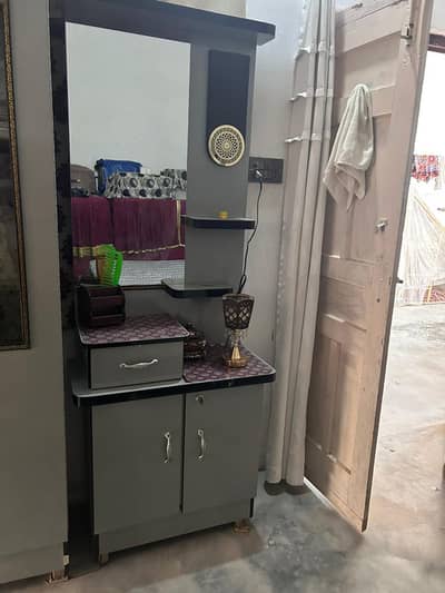 dressing table