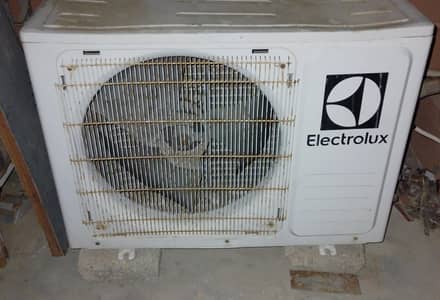 ELECTROLUX AC 1.5 TON THUNDER