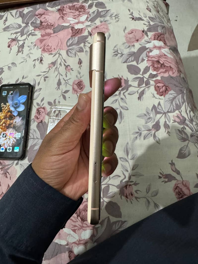 Google Pixel 8 3