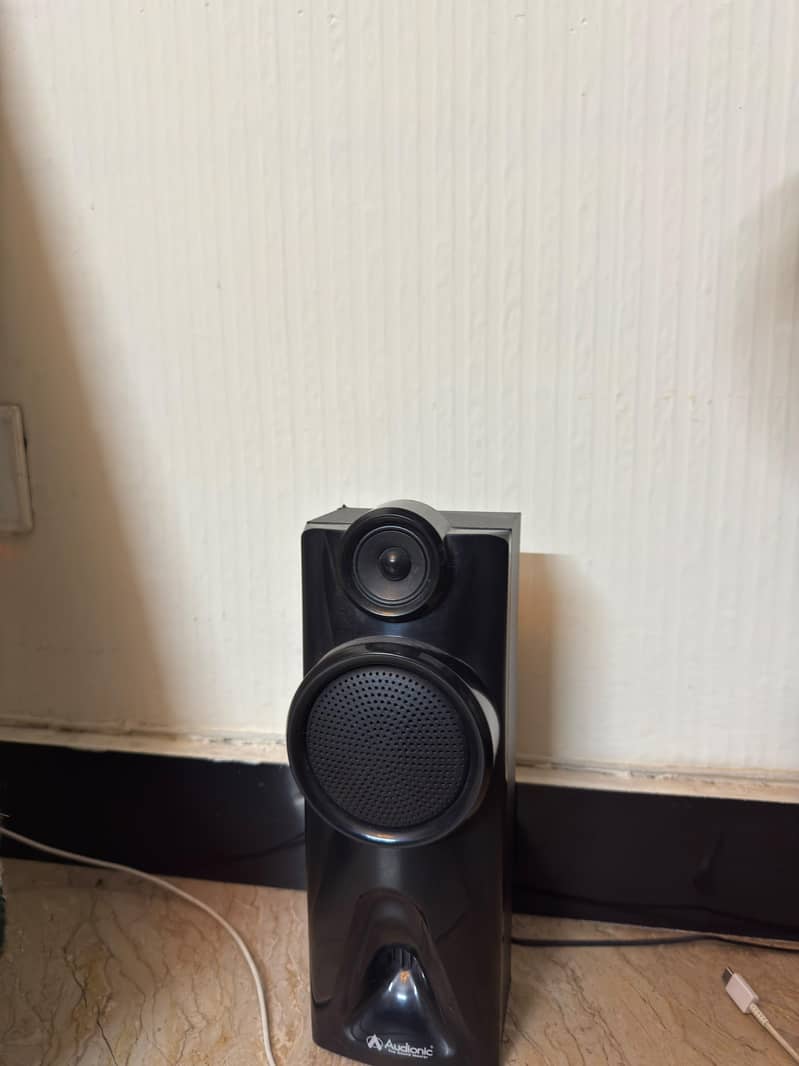 Audionic Speakers 4