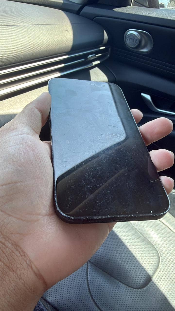 Apple iPhone 16 Plus 2