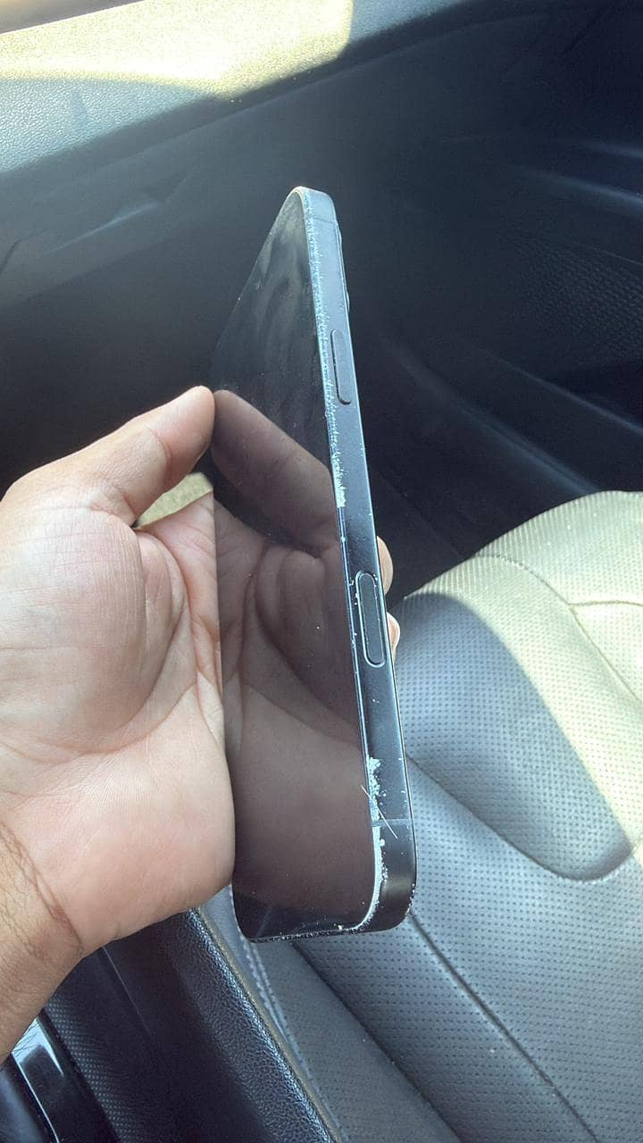 Apple iPhone 16 Plus 3