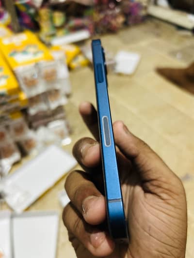 Apple iPhone 12