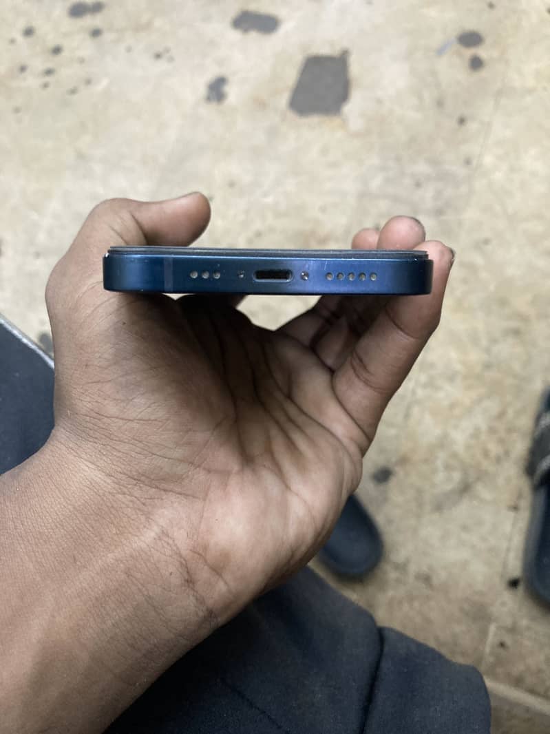 Apple iPhone 13 3