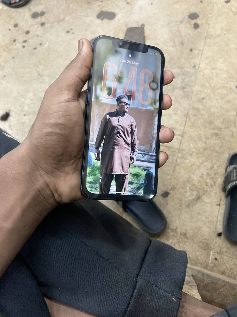 Apple iPhone 13 6