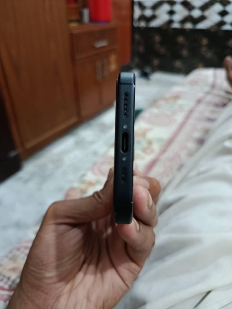 Apple iPhone 15 7
