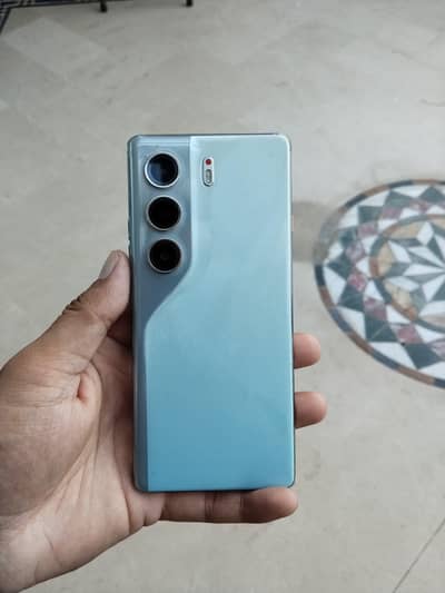 Tecno CAMON 40 8+8 ram 256 memory