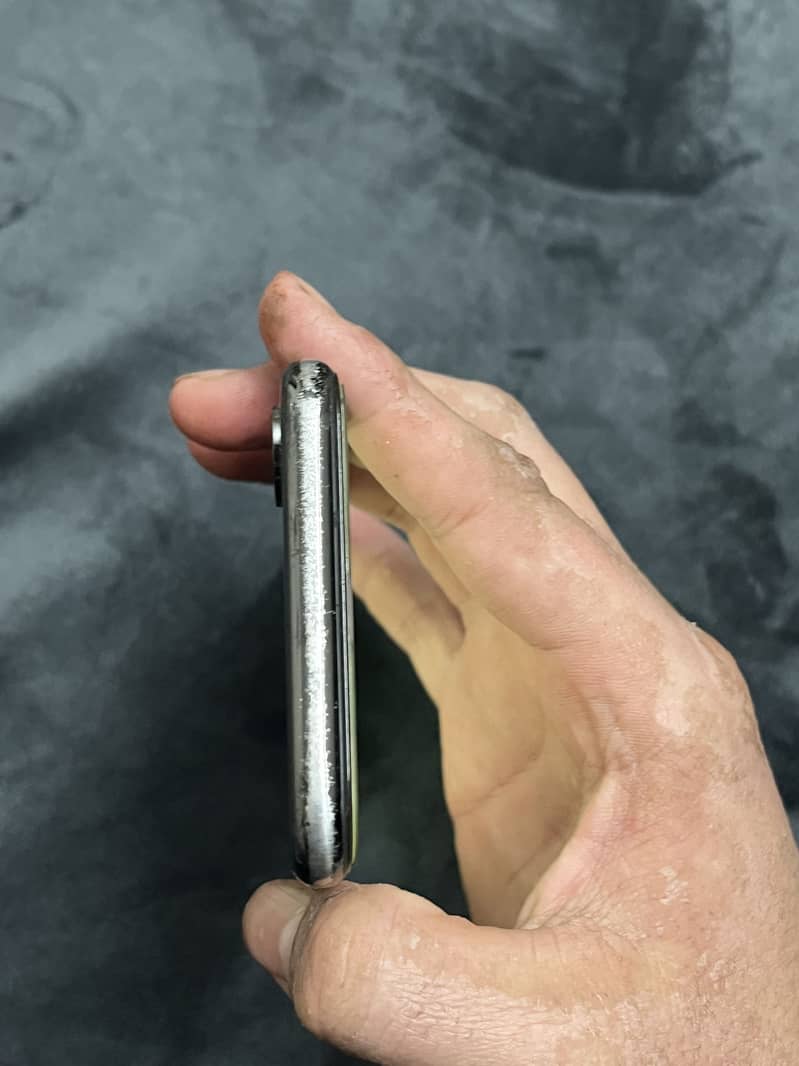 Apple iPhone X 3