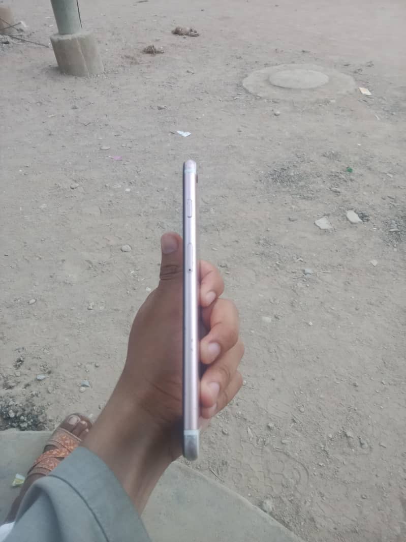 Apple iPhone 6S Plus 0