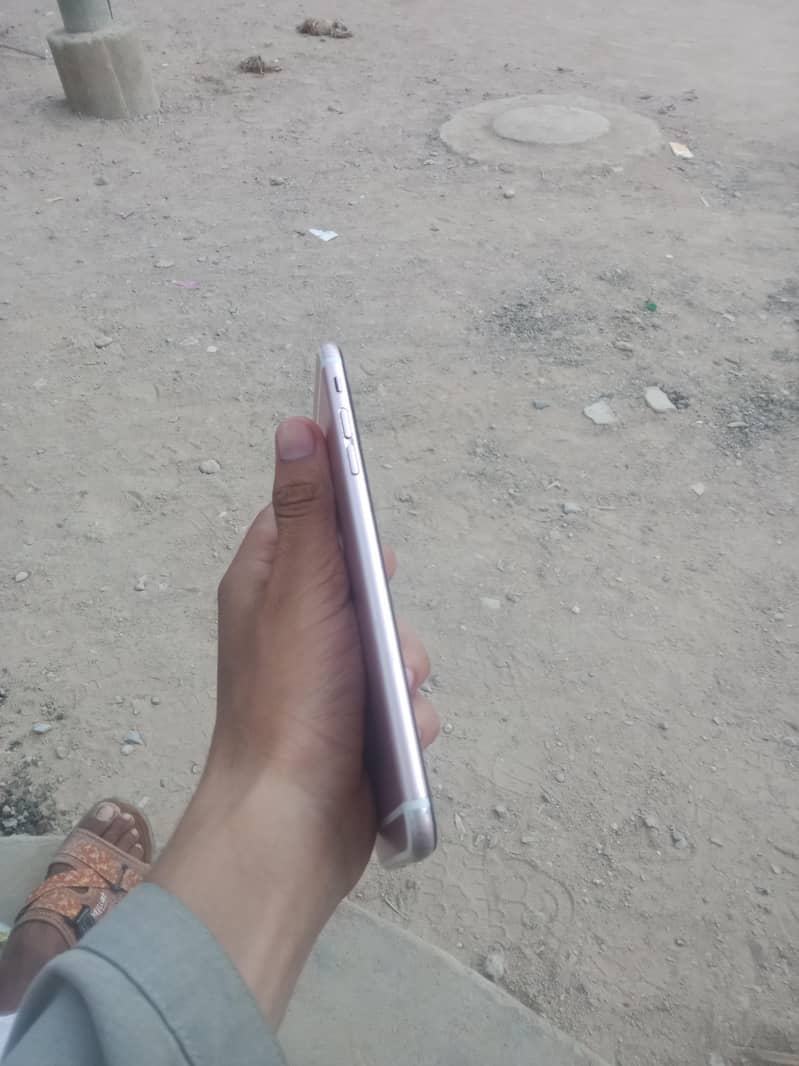 Apple iPhone 6S Plus 1