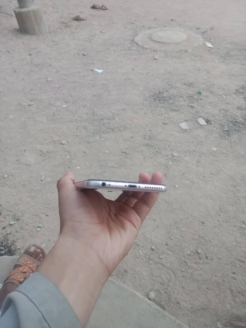 Apple iPhone 6S Plus 2