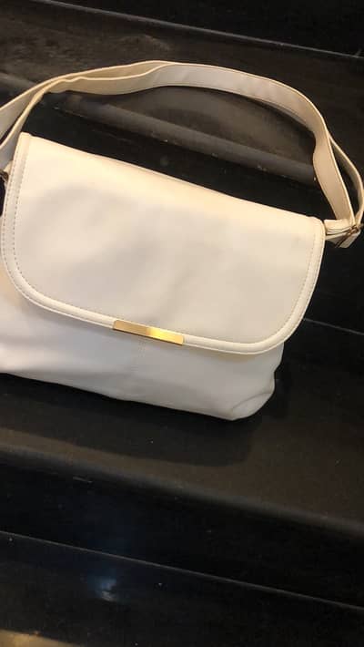 Material: Premium synthetic leatherStyle: Shoulder & crossbody