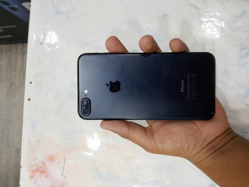 Apple iPhone 7 Plus 0
