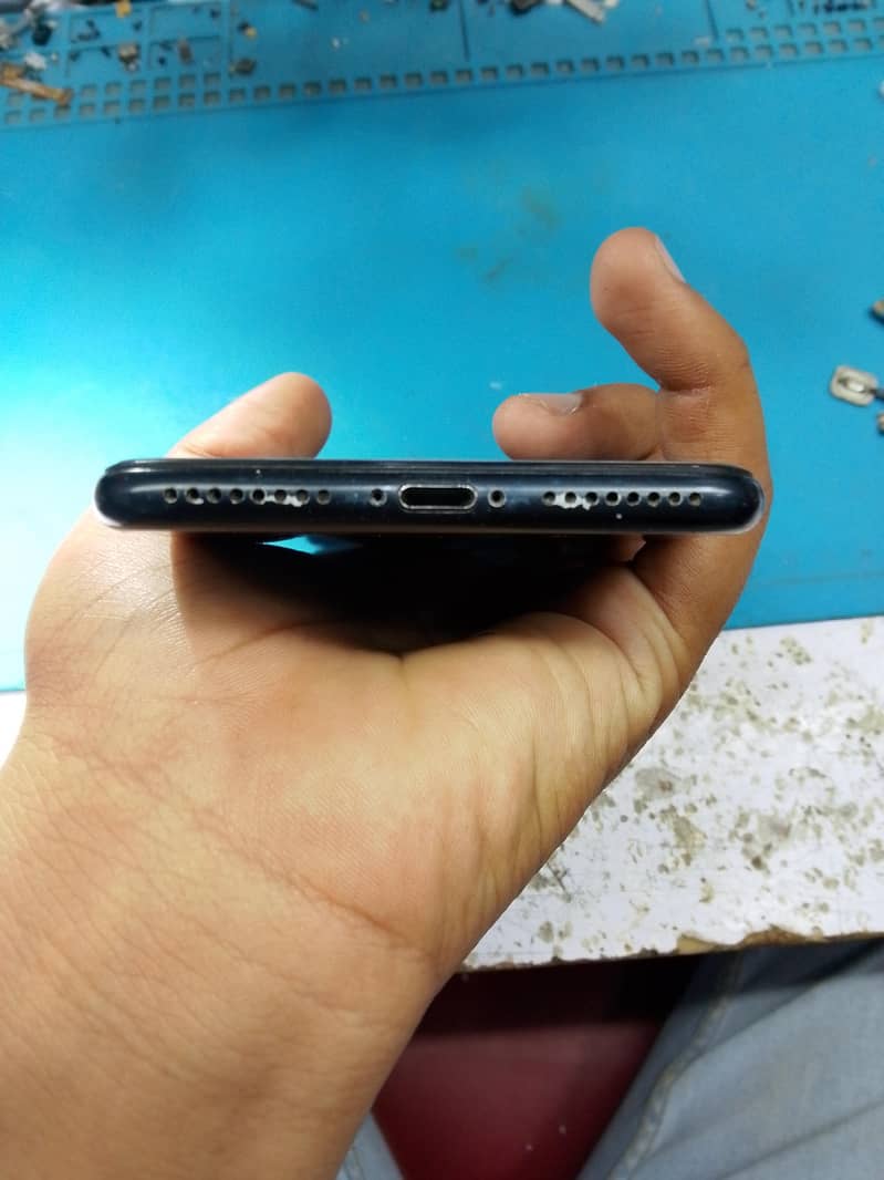 Apple iPhone 7 Plus 1