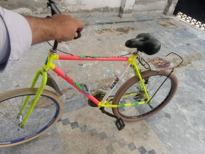 fonex bicycle-stylesh red and yellow|good condition