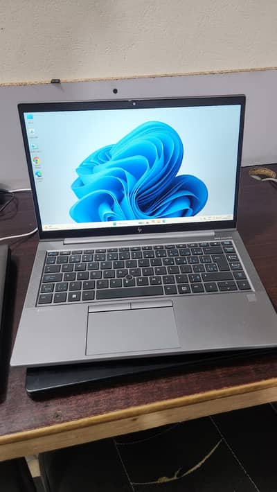 hp zbook firefly 14 g8 mobile work station / core i5 11th gen 8gb 256