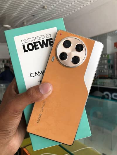Tecno CAMON 30