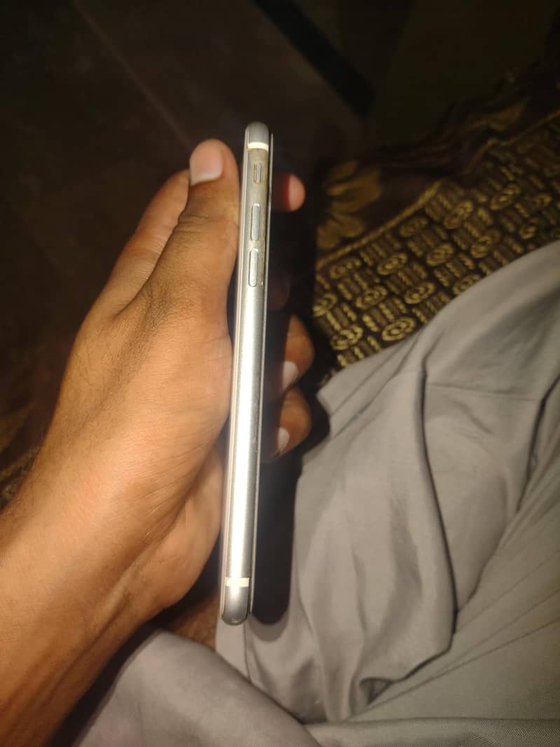 Apple iPhone SE 3