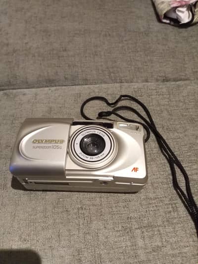 Olympus super zoom 105g 35-105mm
