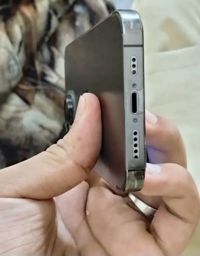 Apple iPhone 13 Pro 3