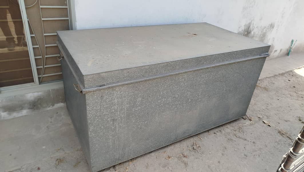 Trunk (Peti) 1