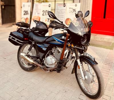 Suzuki GS 150 2024 – Fully Loaded, Harley Visor, Side Boxes, LHR Reg