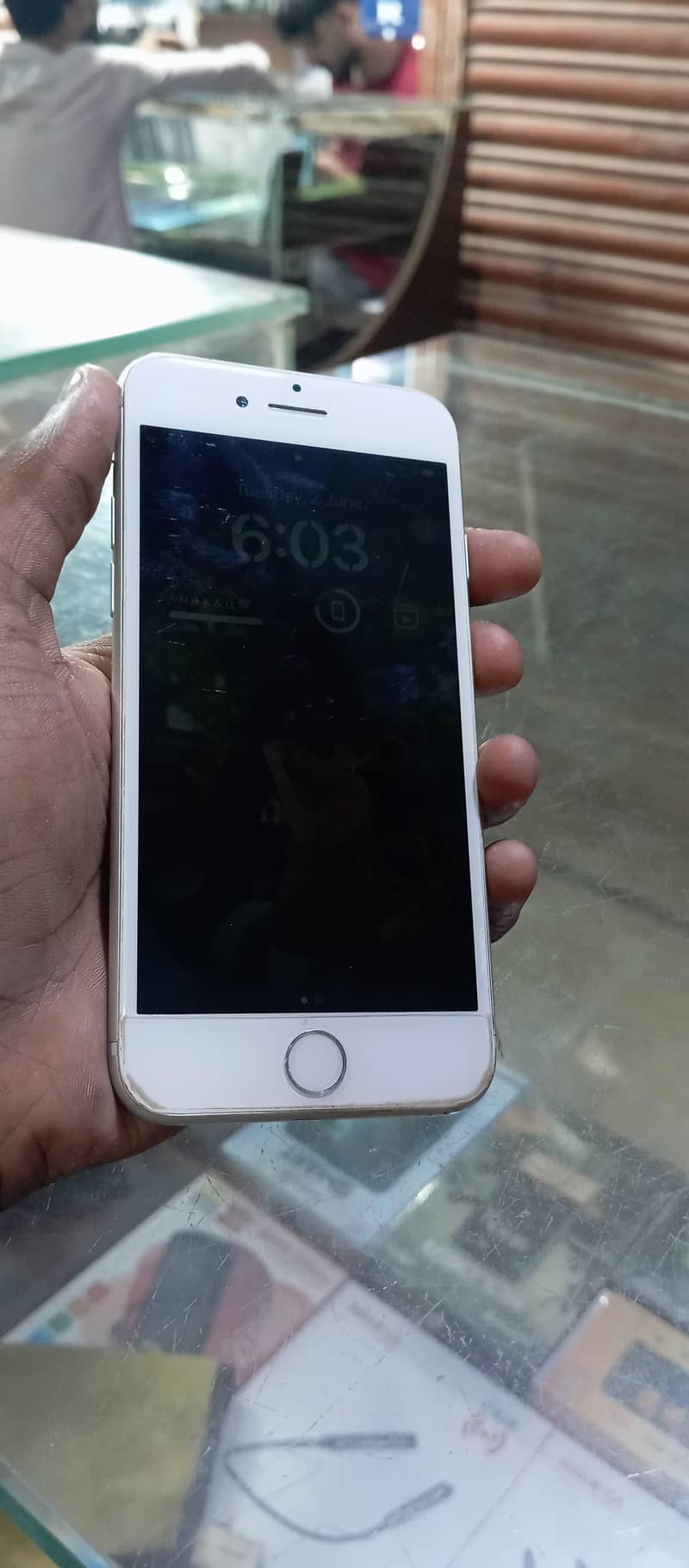 Apple iPhone 8 1
