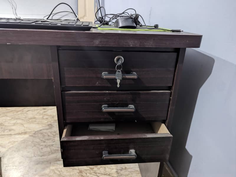 computer table 1