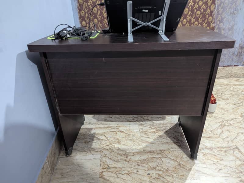 computer table 4
