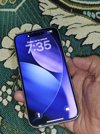 iPhone 15 / 128 GB Sim  Locked
