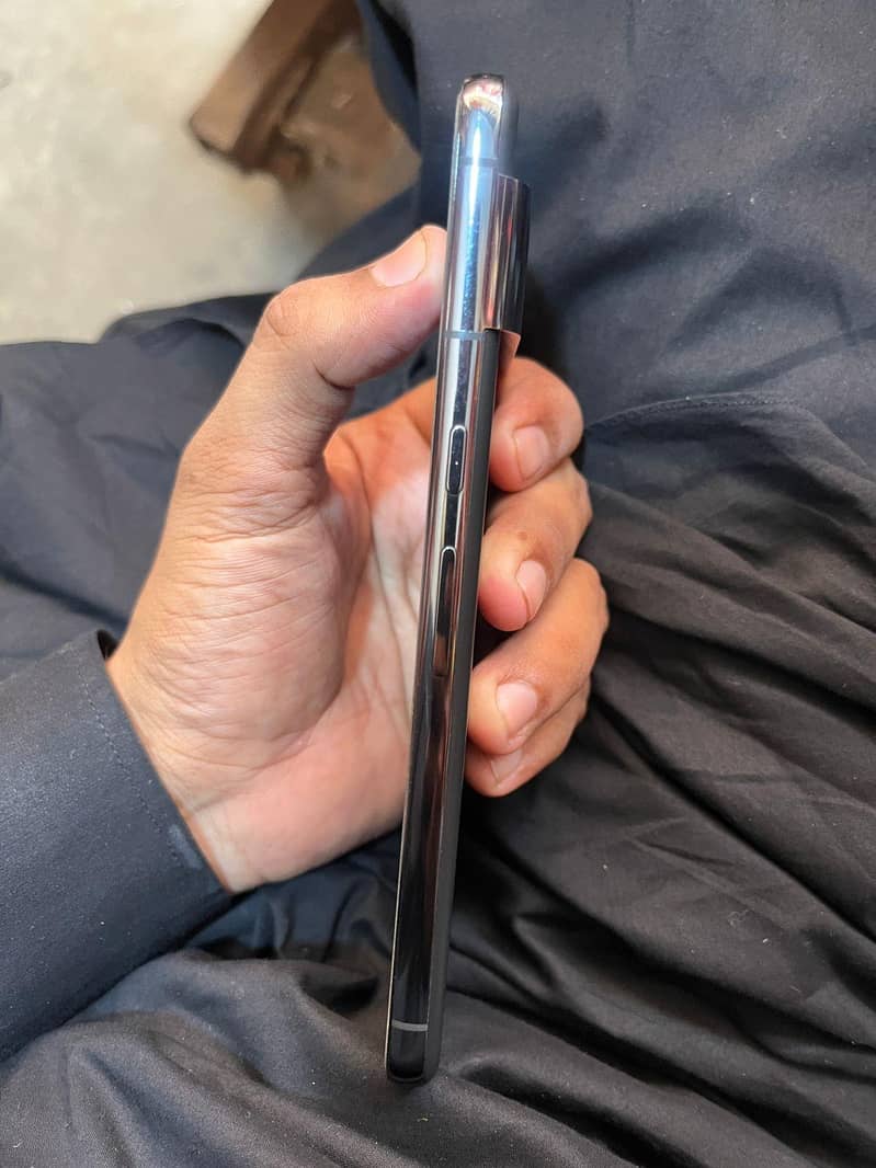 Google Pixel 8 Pro 2